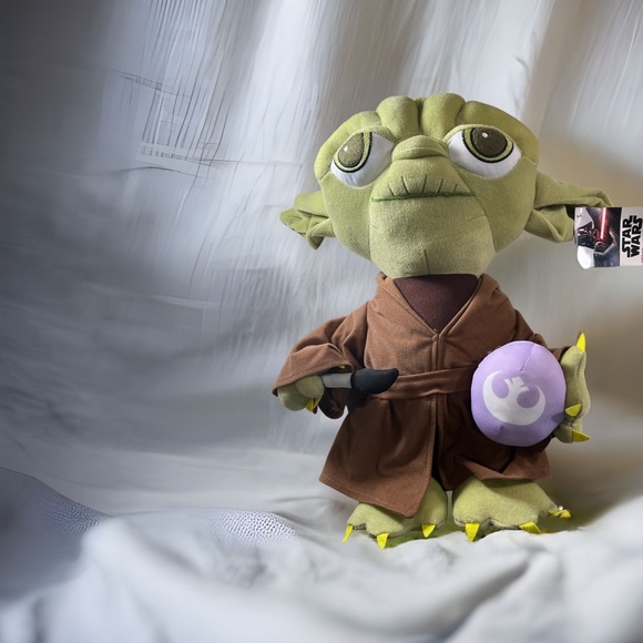 Disney Star Wars Yoda Easter Greeter NWT 21" Super Cute w/Colored Easter Egg - Picture 8 of 9